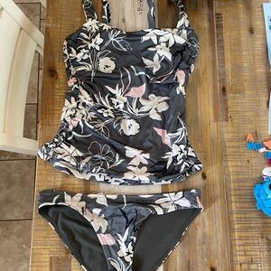 Athleta FloralGray and Cream Tankini Set
